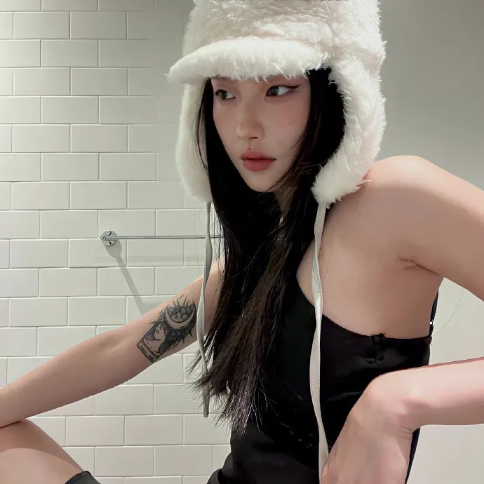 「再见」中的女人